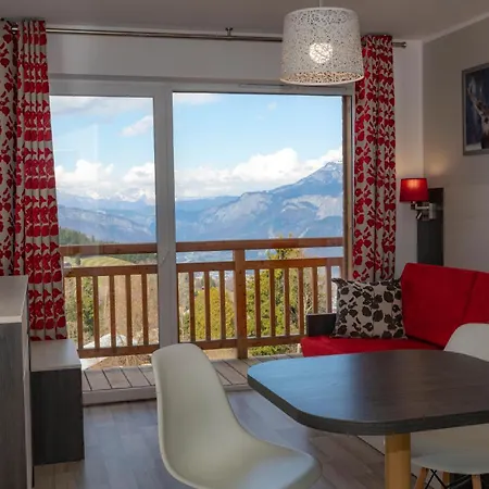 Ξενοδοχείο με διαμερίσματα Goelia Les Des Pistes